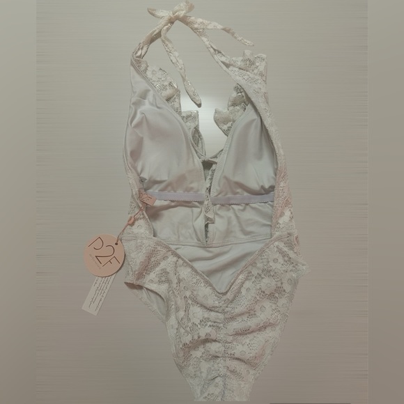 P2F Serena Ruffle Daisy May One Piece Swimsuit - Picture 4 of 7